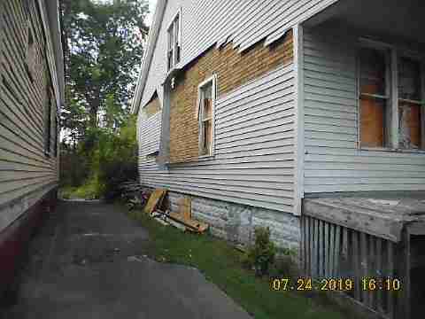 6700 Clifton (3)_m.jpg